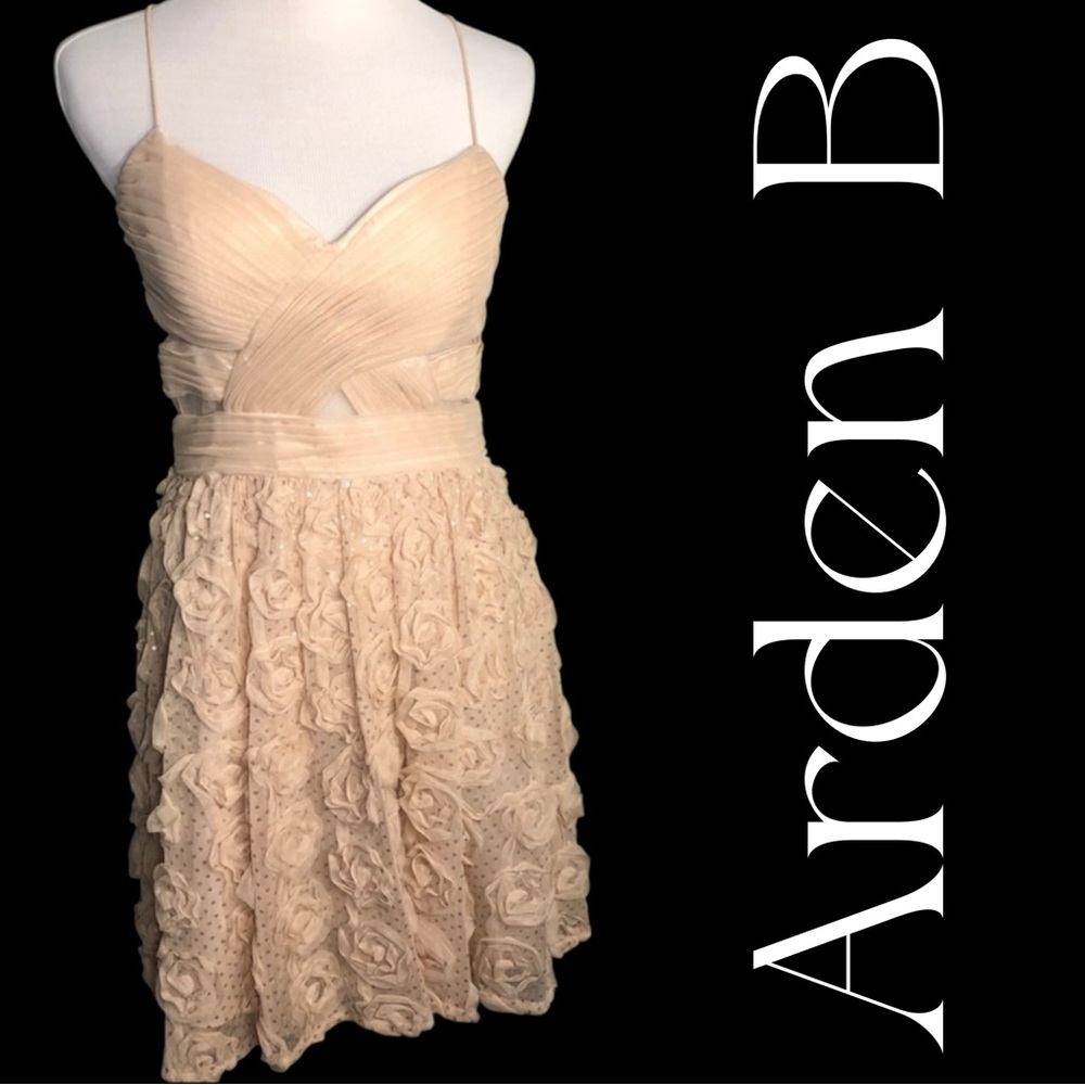 M Arden B midi length cocktail dress Champagne